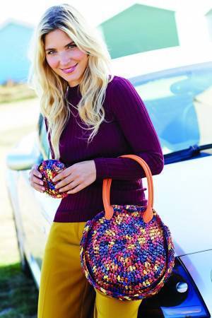 Circular crocheted bag and matching purse
