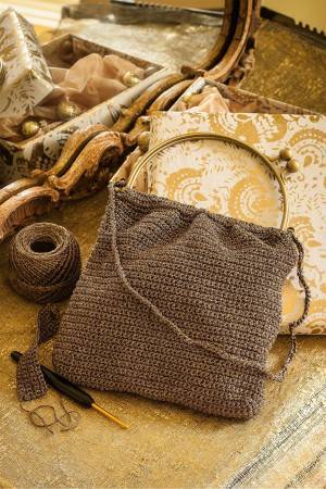Crocheted evening bag in metallic yarn for night-time shimmer