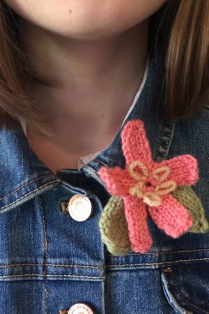 Flower Brooch Knitting Pattern - The Knitting Network
