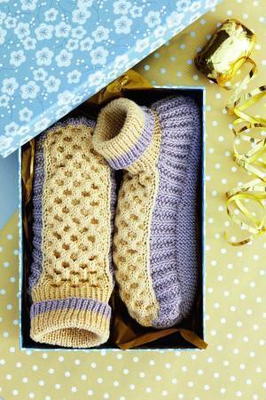 Ladies Slippers Knitting Pattern