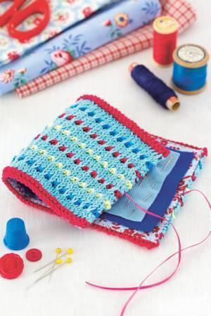 Colourful knitted needle case