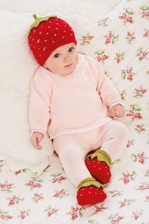 Babies' knitted strawberry hat with stalk and matching booties