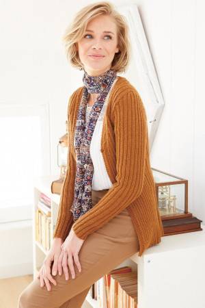 Ladies' long knitted cardigan with fine ribbing texture