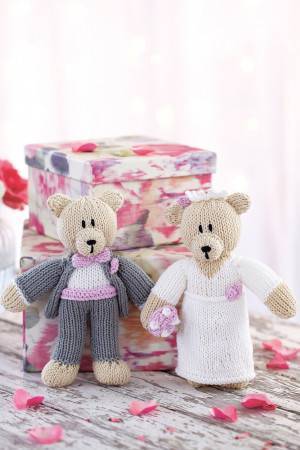 Mr and Mrs bear knitted wedding toys