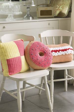 Trio of colourful cake cushions to crochet for your home