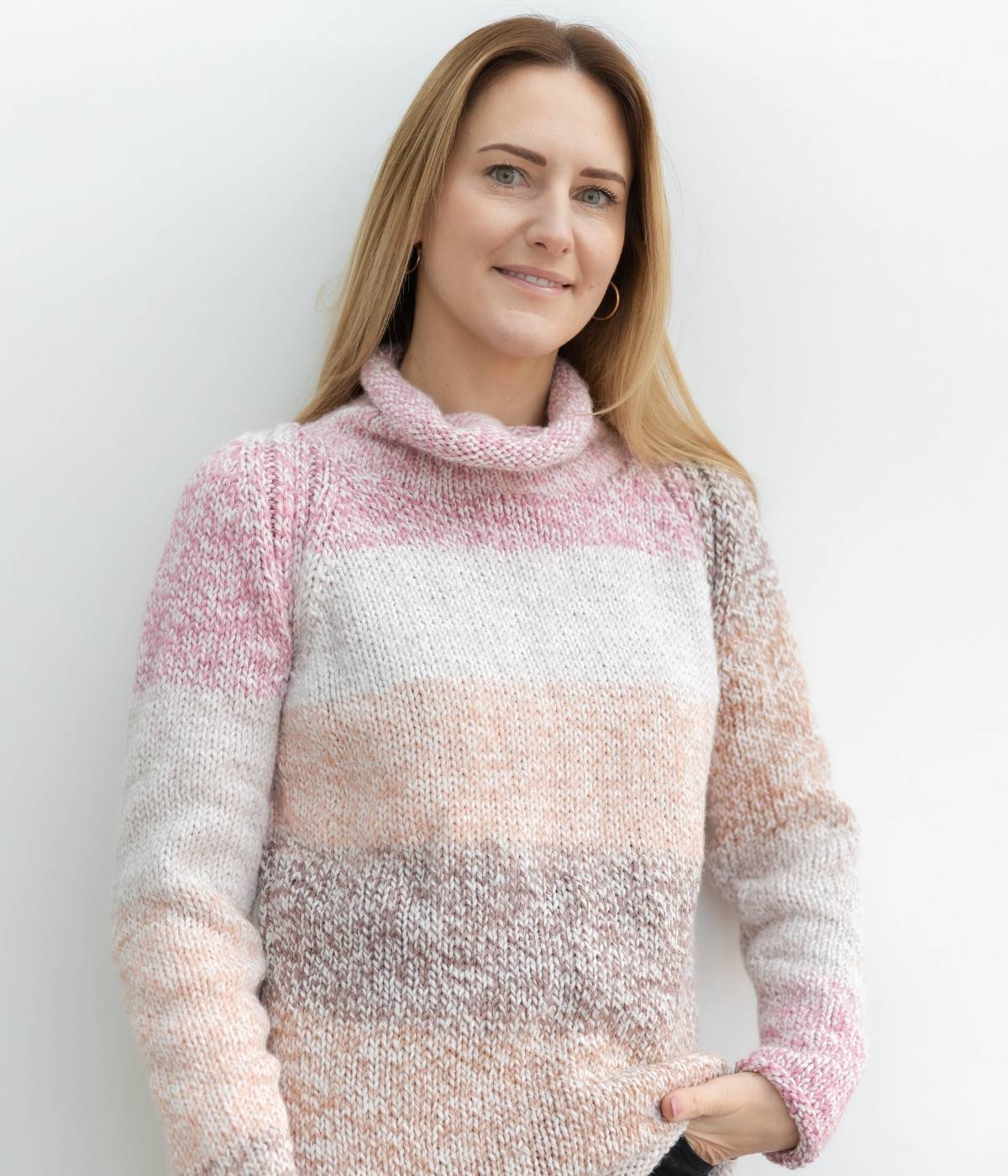 Roll Neck Raglan Sweater in Elements Canvas Cakes XL | The Knitting Network