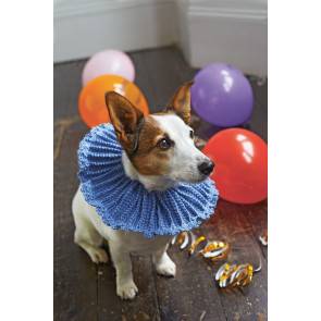 Crocheted dog collar in powder blue yarn