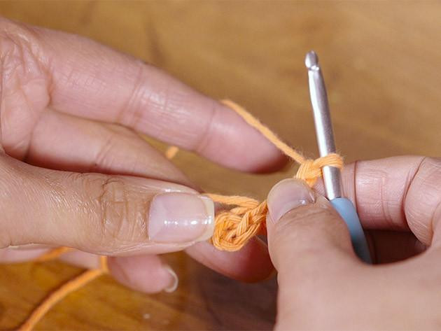 How to crochet: Treble stitch
